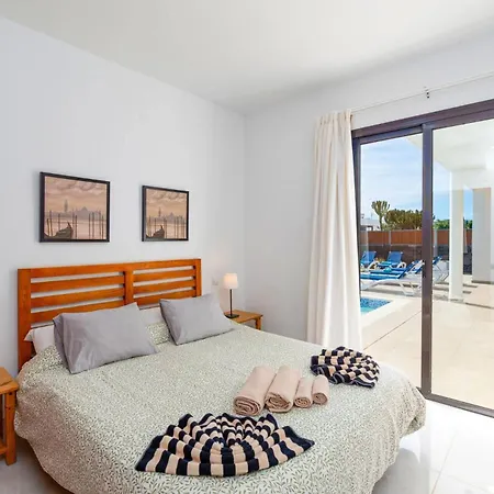 Βίλα Aurora By *